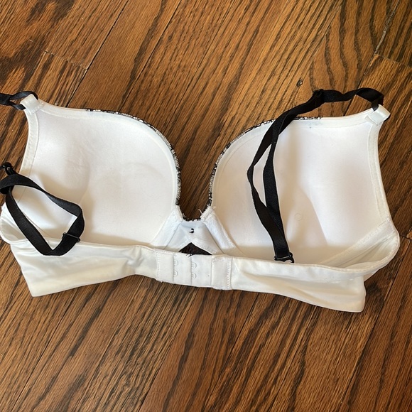 Victoria’s Secret Miraculous Plunge Double Push Up Bra Black & White Lace - Picture 3 of 5